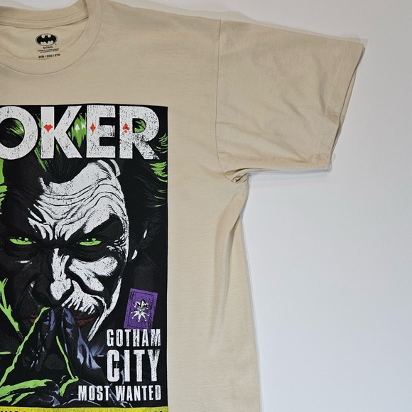 The Joker DC Comics T-Shirt Mens 2XL Beige Vintage Style Villain Graphic Tee NEW - Picture 4 of 5